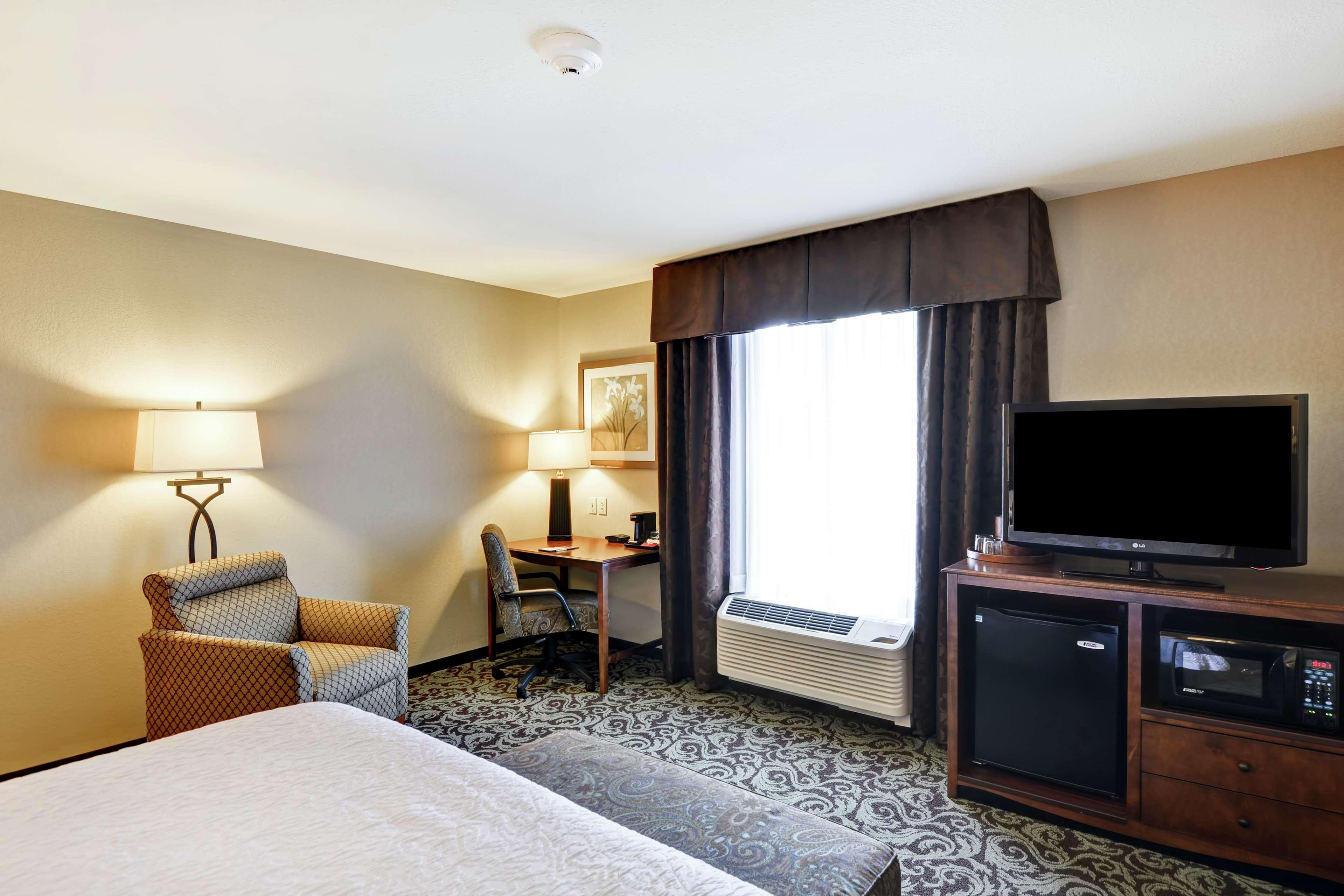 Hampton Inn And Suites New Hartford/Utica Exterior photo