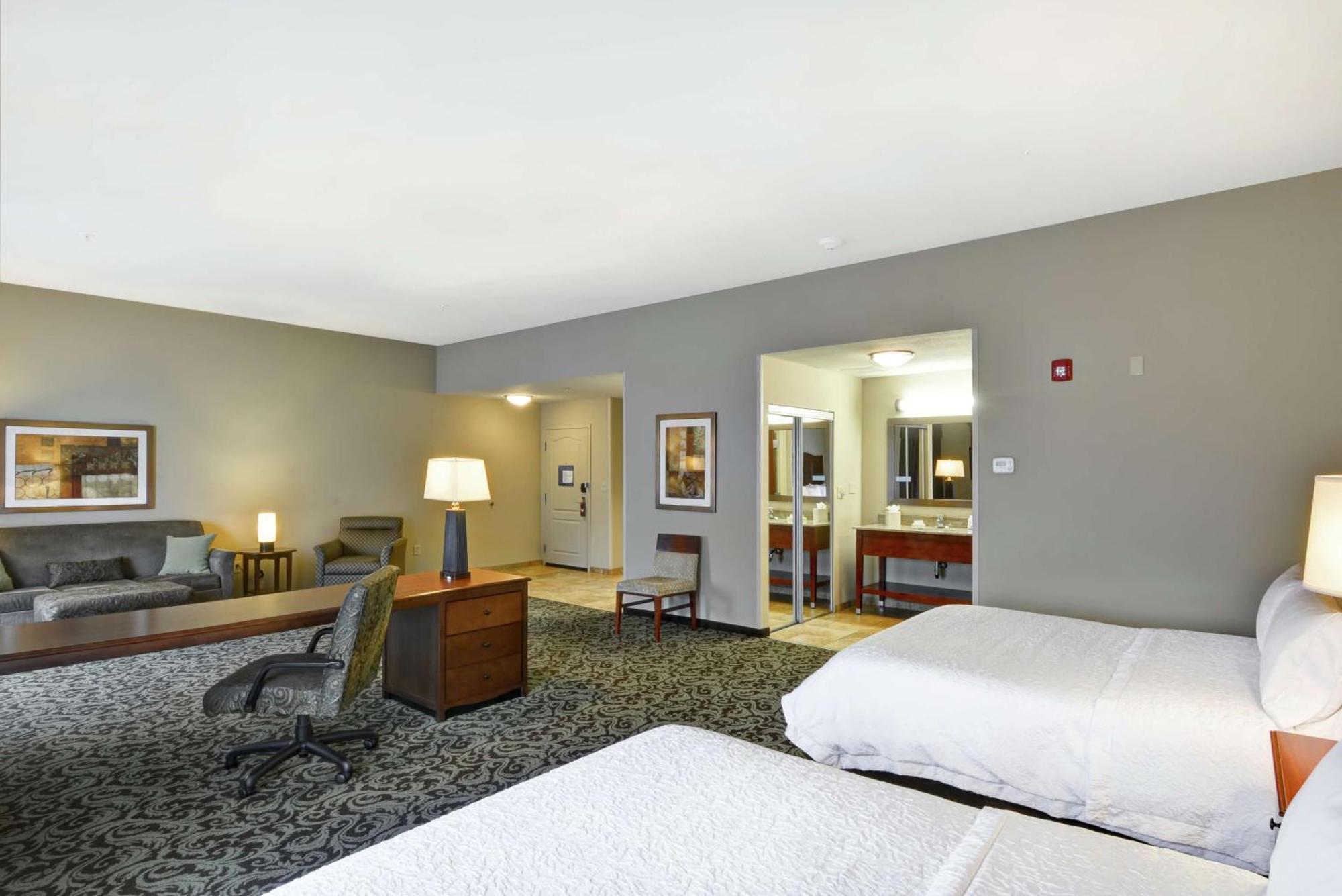 Hampton Inn And Suites New Hartford/Utica Exterior photo